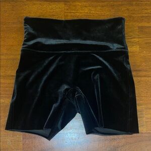 Spanx ladies Black Velvet Biker shorts. Medium.